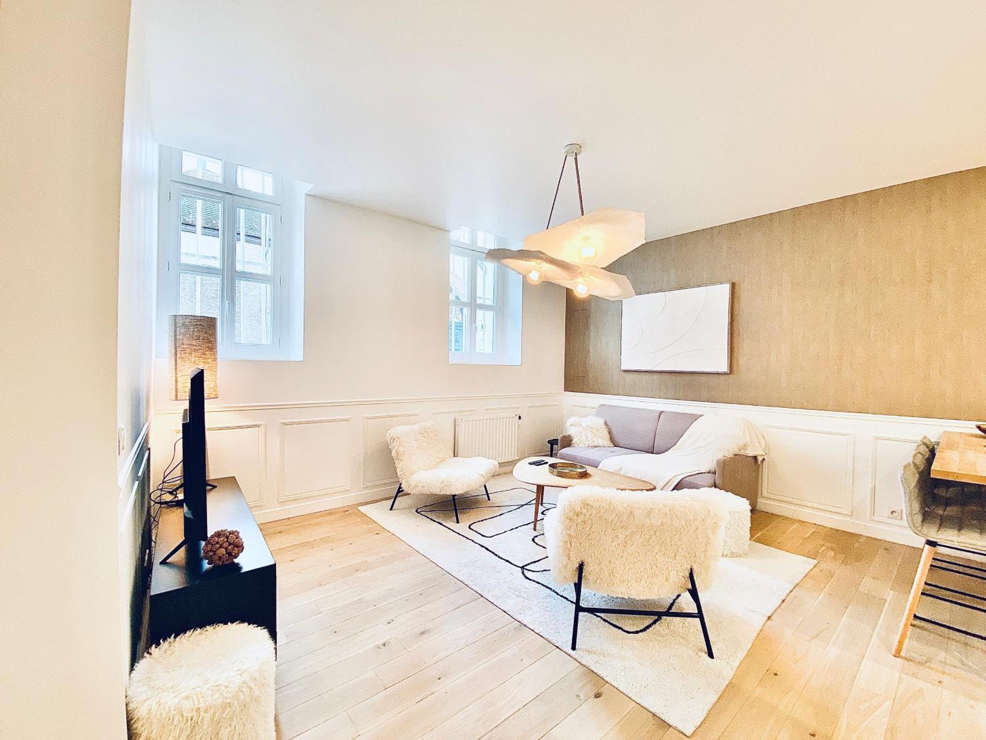 Velvet - Best Keys - Maison Duplex Elegante - Plein Centre Ville - Deco Minimaliste & Cosy - Literie Haut De Gamme - 2 Chambres Separees - Lit Queen Size & 1 Canape Convertible - Smart Tv - Wifi Fibre - Check-In Autonome Sens Eksteriør bilde