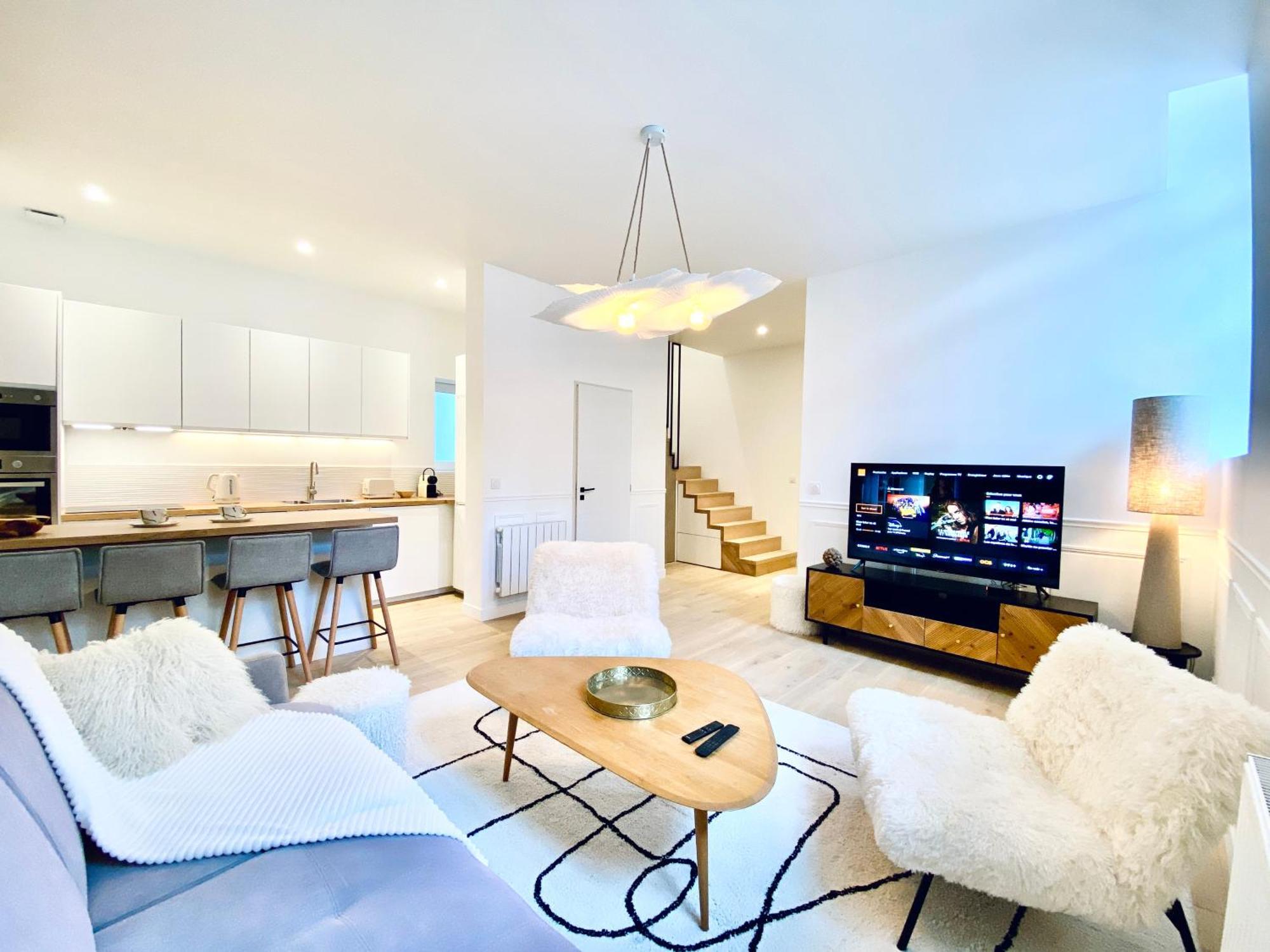 Velvet - Best Keys - Maison Duplex Elegante - Plein Centre Ville - Deco Minimaliste & Cosy - Literie Haut De Gamme - 2 Chambres Separees - Lit Queen Size & 1 Canape Convertible - Smart Tv - Wifi Fibre - Check-In Autonome Sens Eksteriør bilde